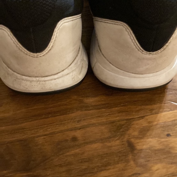 White Nike Golf Shoes. Size 10. Regular Width. - Picture 4 of 5